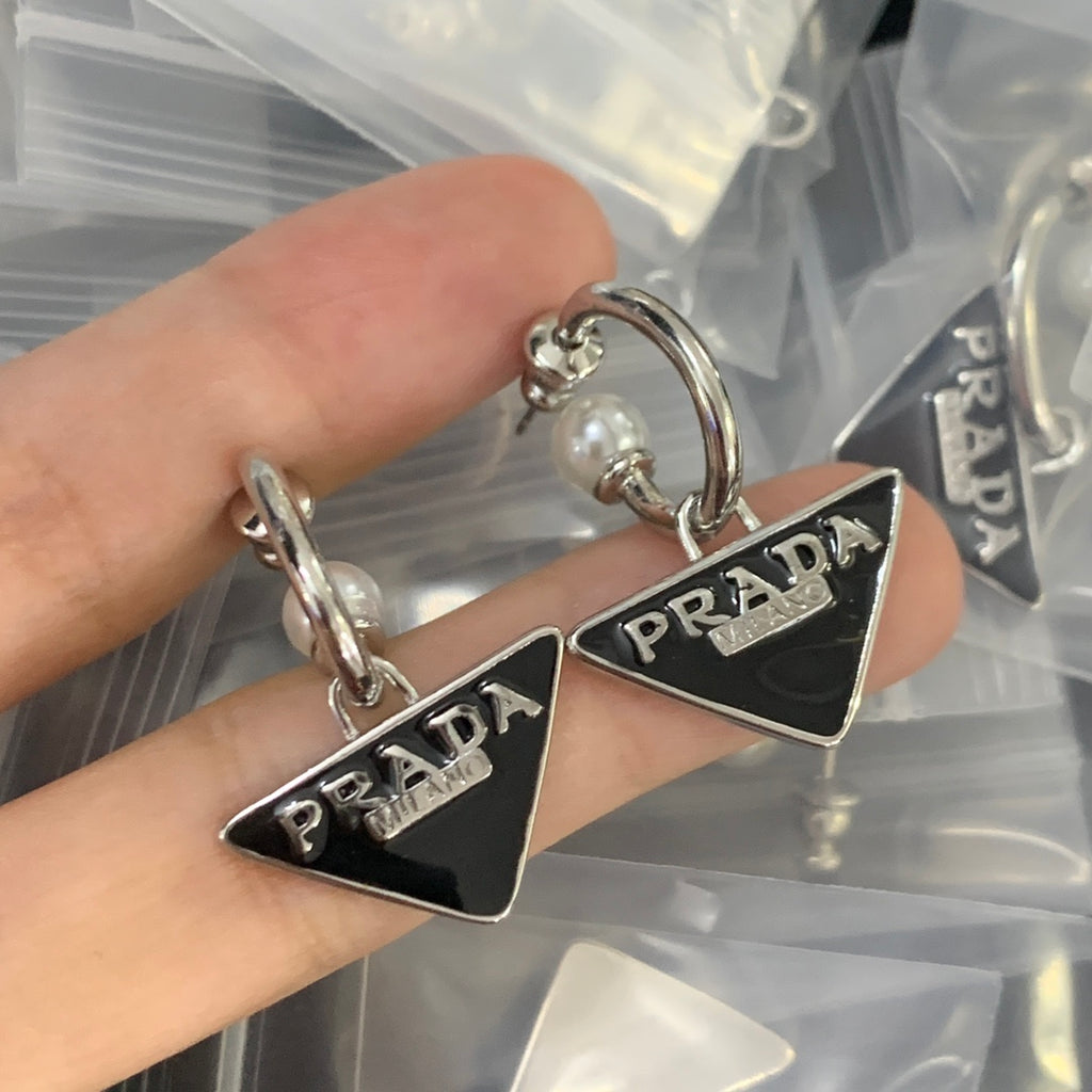 14PD818E Popular  Earrings