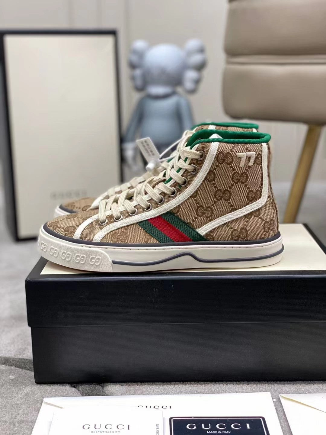 2YB47Z Popular shoes
