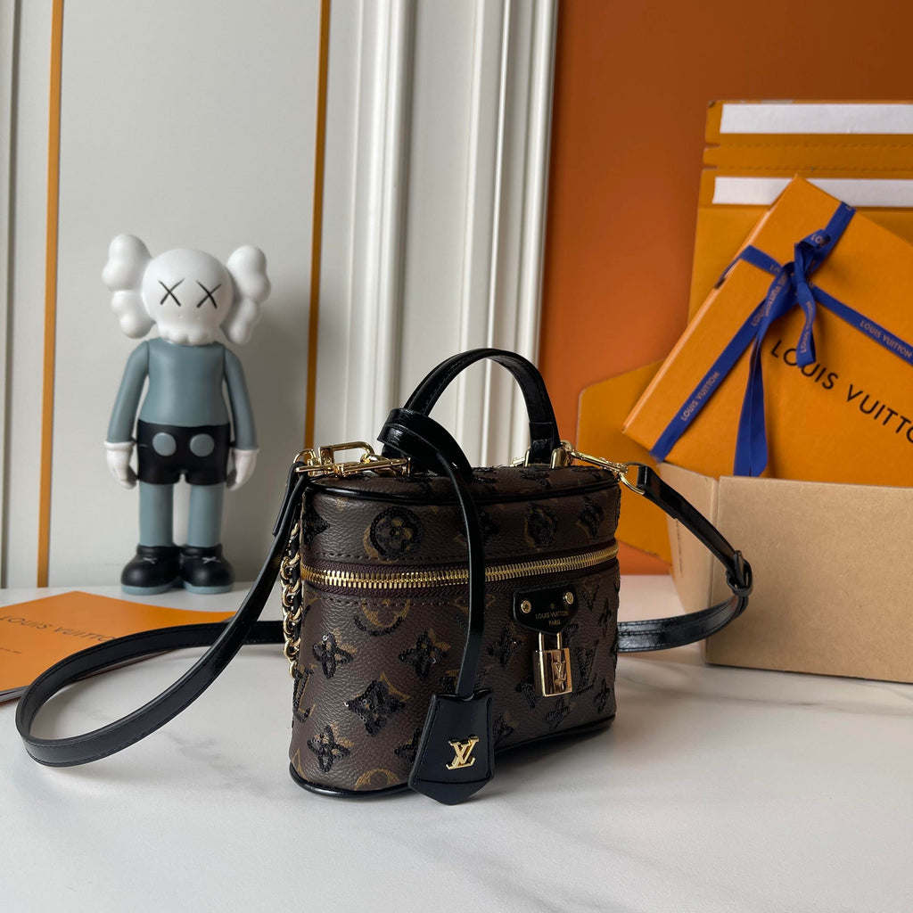 146PE37B Popular leather bag