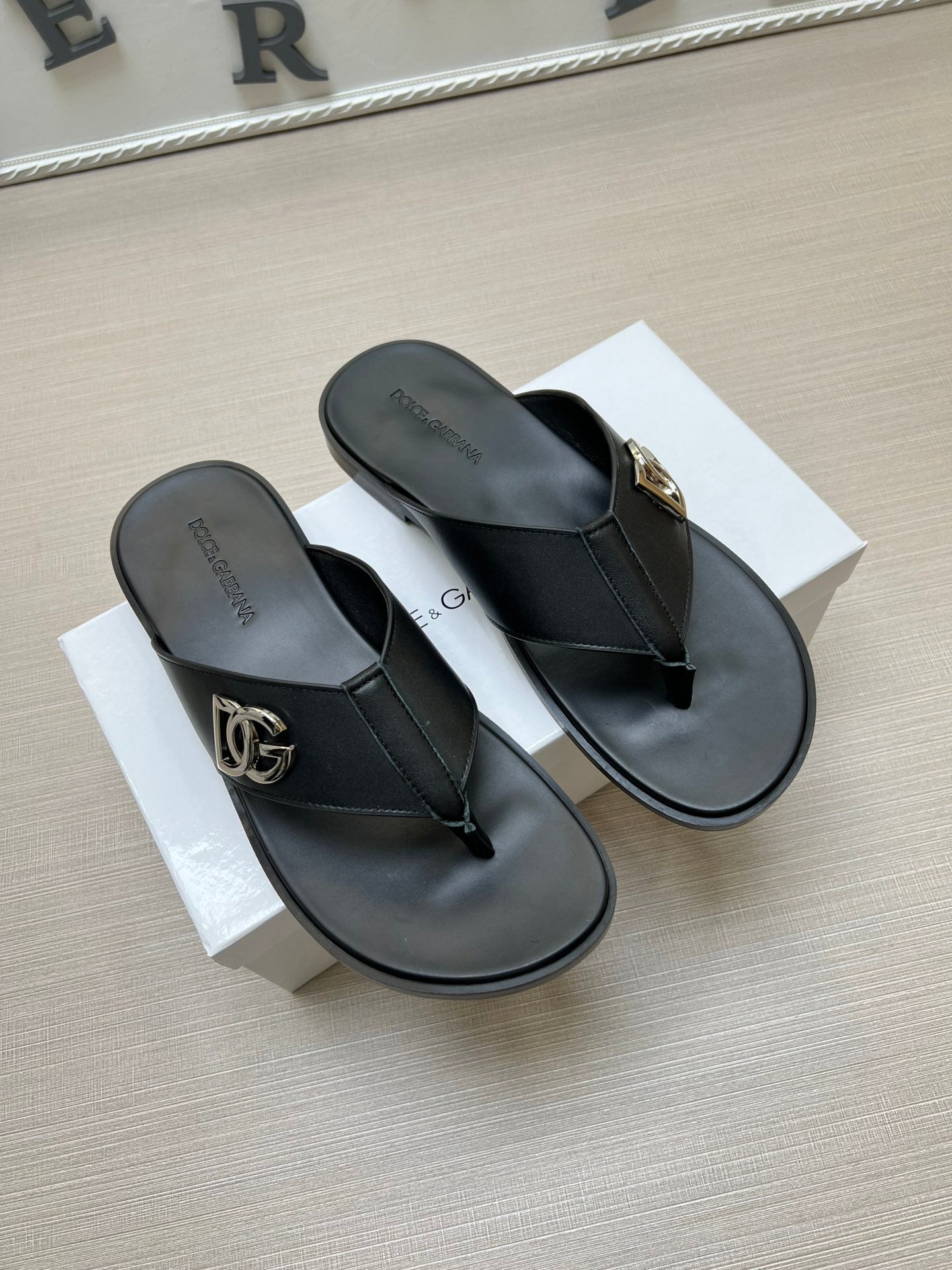 54A93Z Popular slippers
