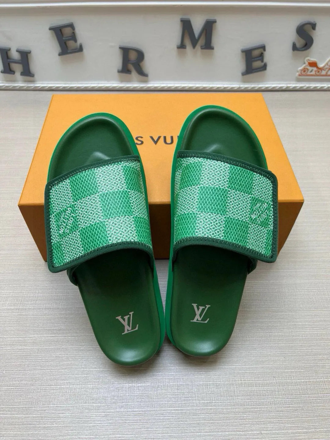 5QE3Z Popular Slippers