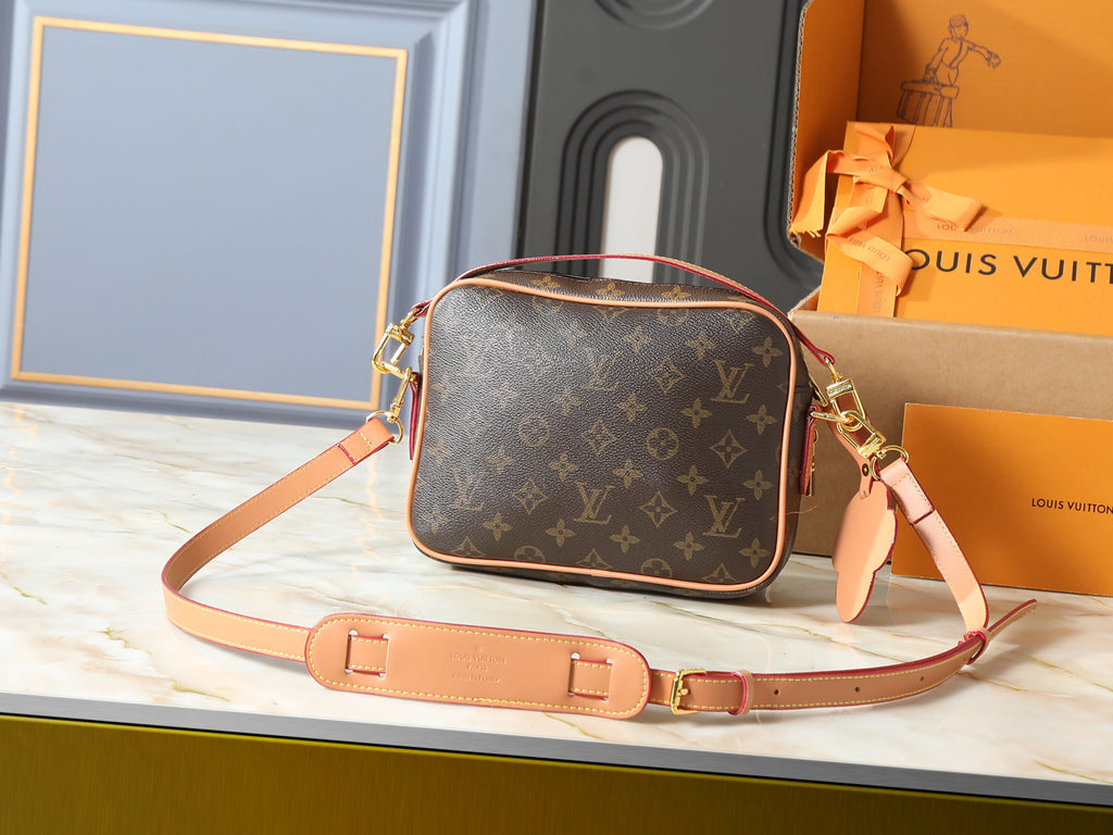 146PE110B Popular leather bag