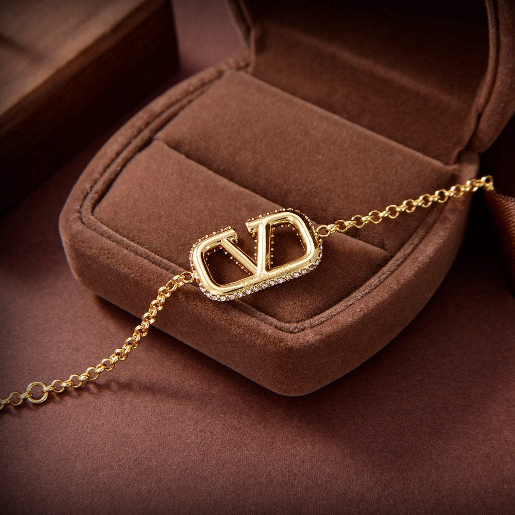 1YVL243K  Popular Bracelets