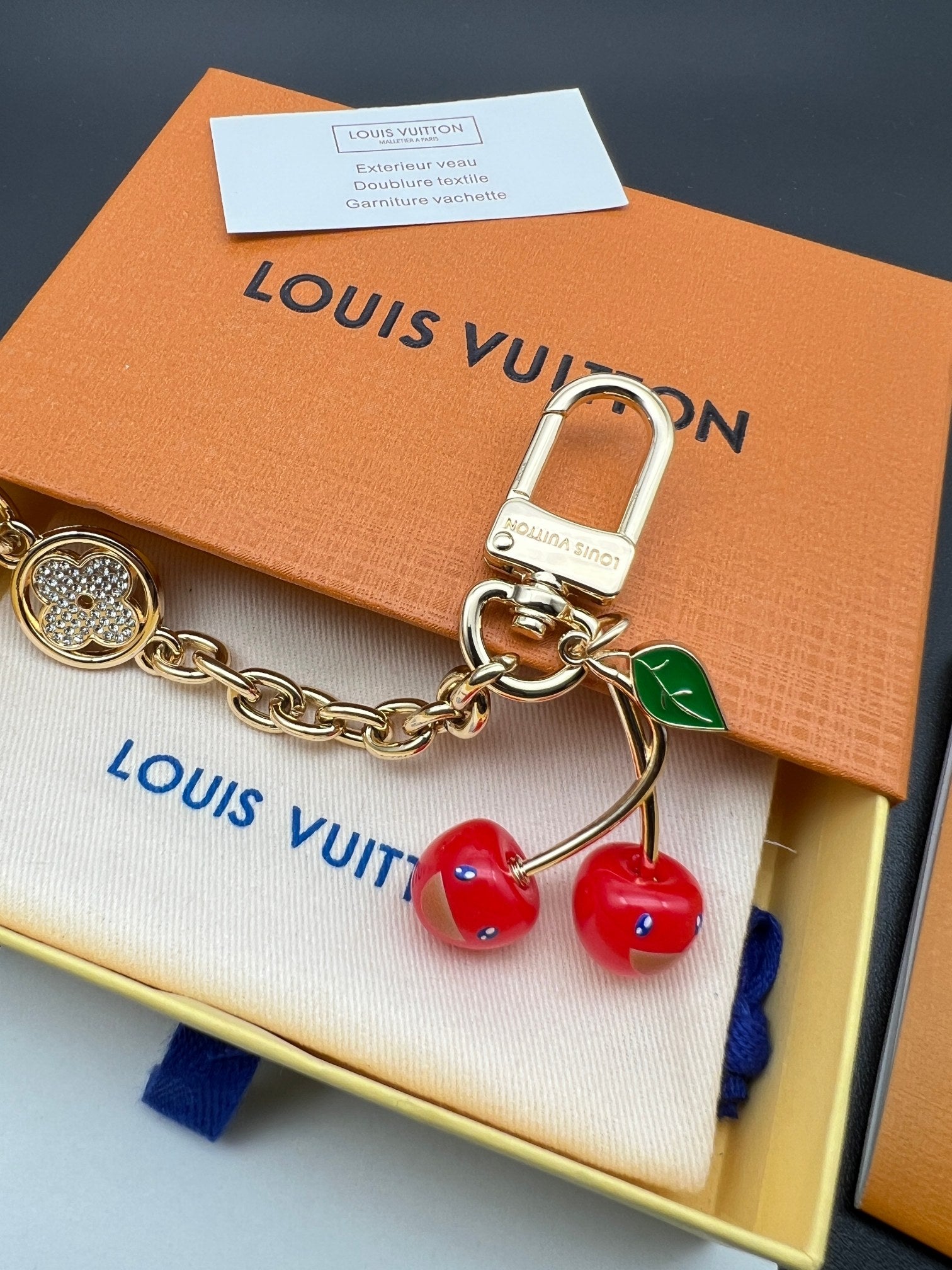 35ZE32A Popular bag 's charms accessories