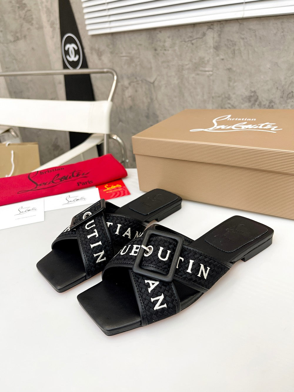 J4A43Z Popular leather Slippers
