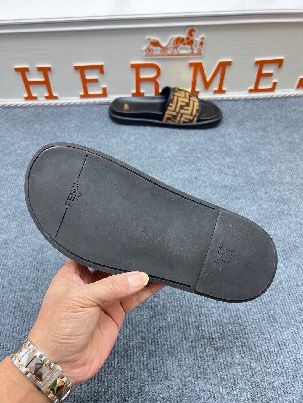 54F37Z Popular slippers