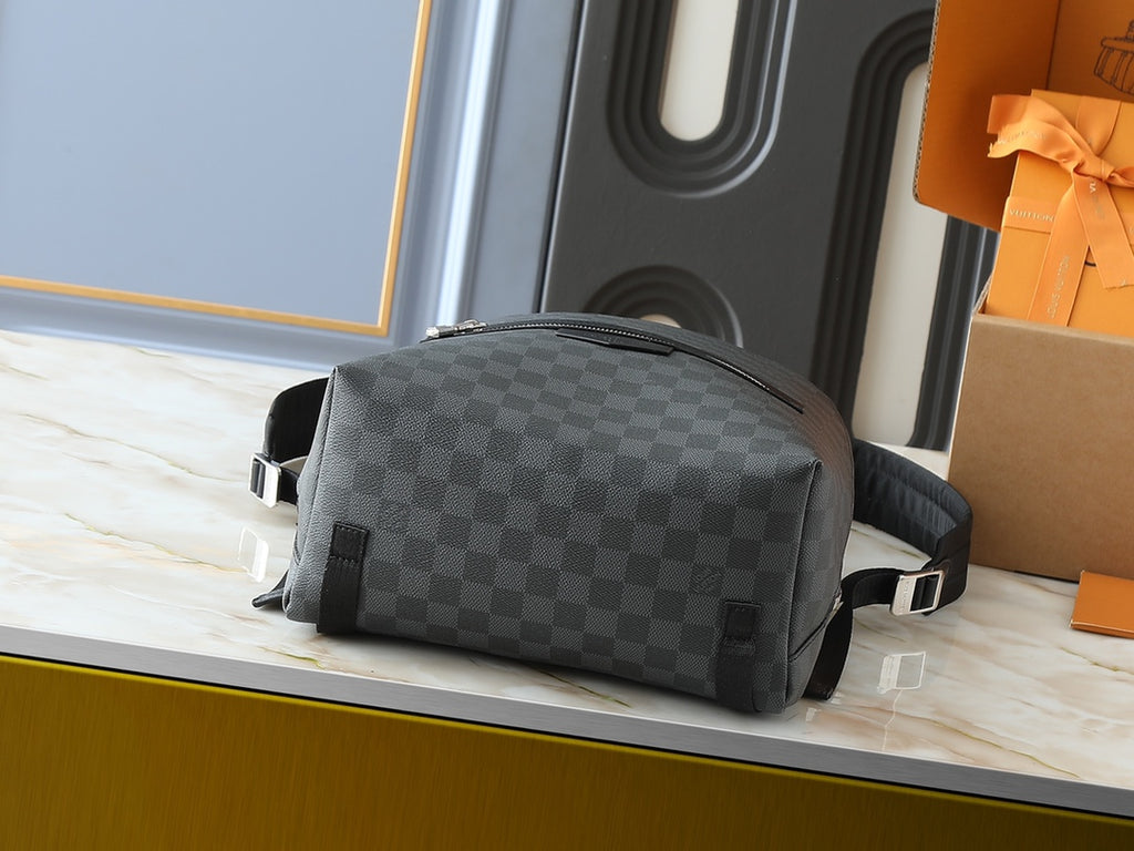 B1X66E3 Popular leather bag