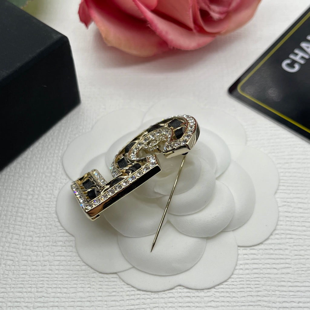 14C846E Popular Brooch