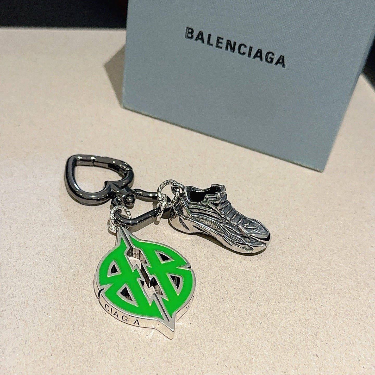 35ZJ77A Popular bag 's charms accessories