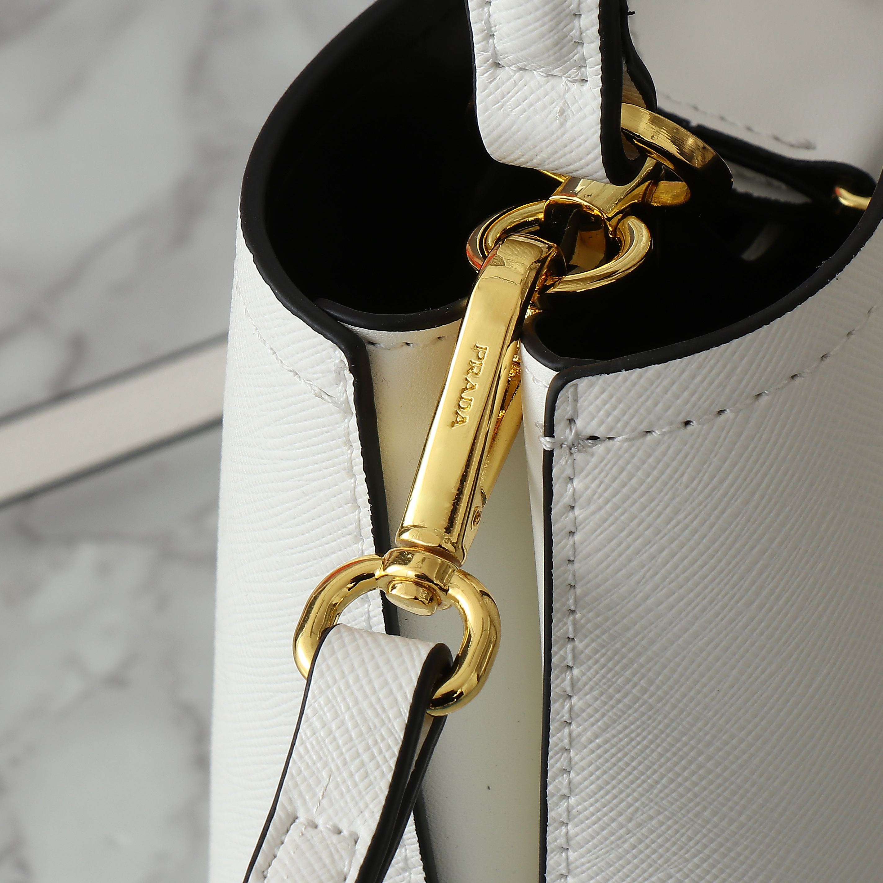 1WP102B Popular  leather bag