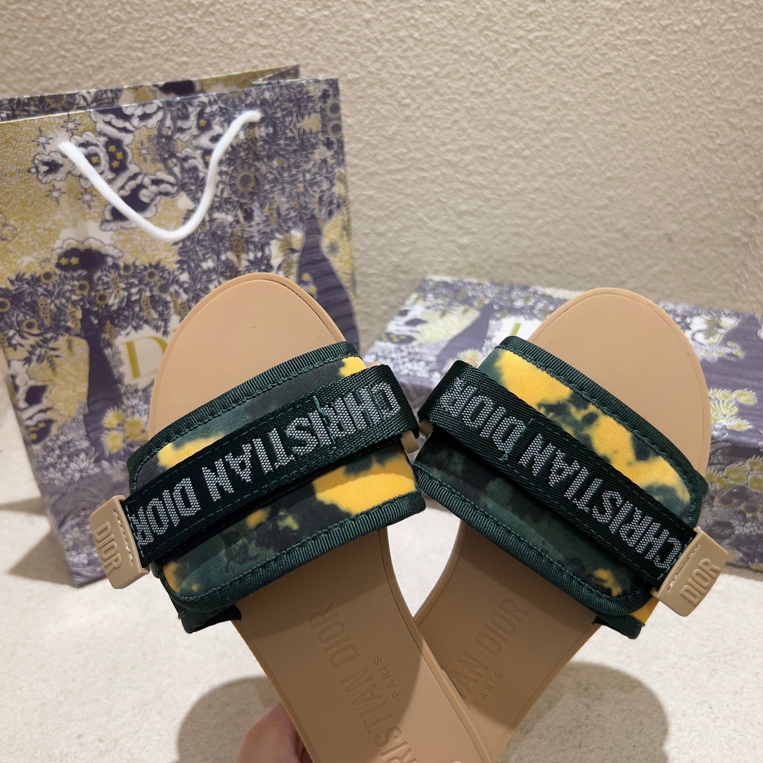 14D18Z Popular slippers