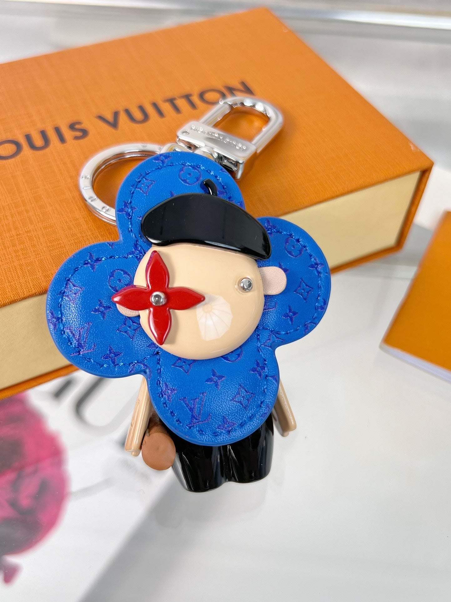 336BE22A Popular bag 's charms accessories