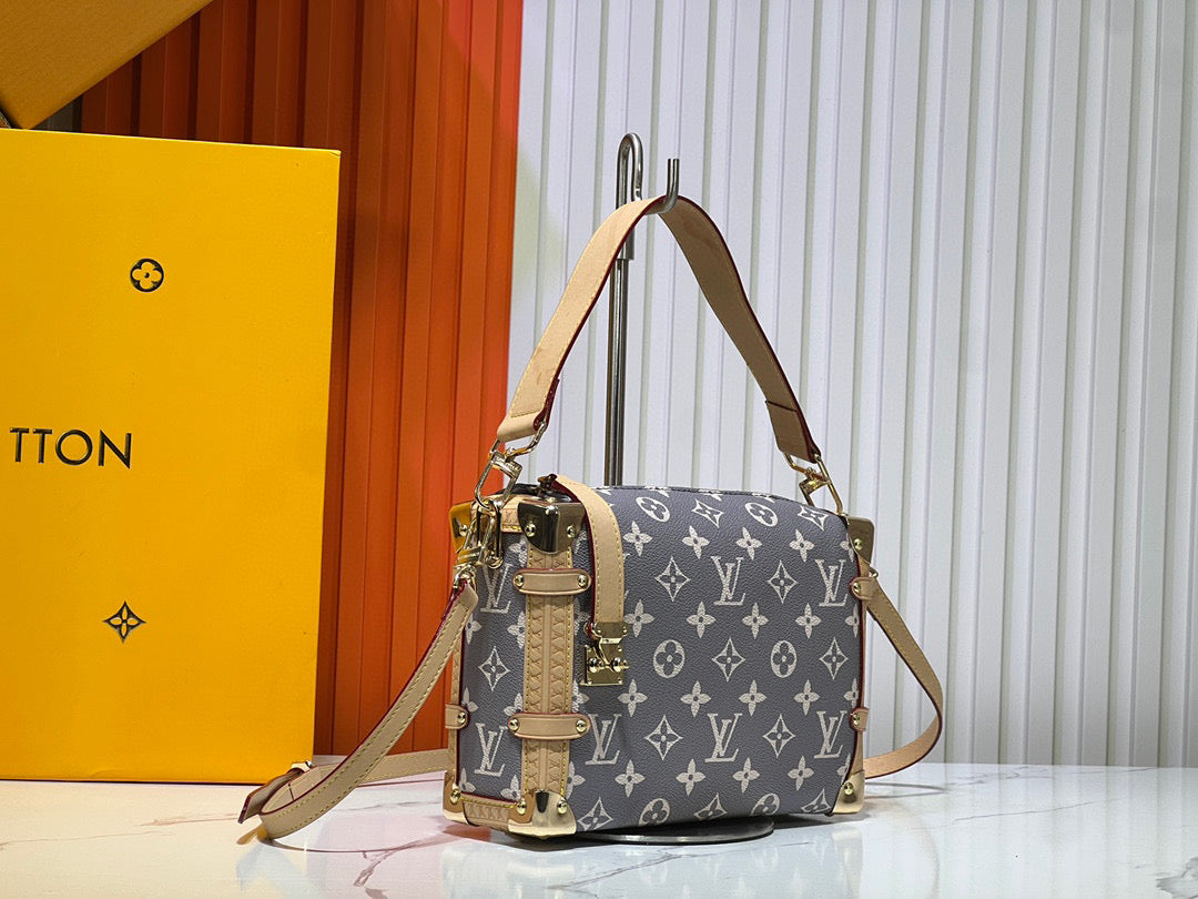155NE19B Popular leather bag