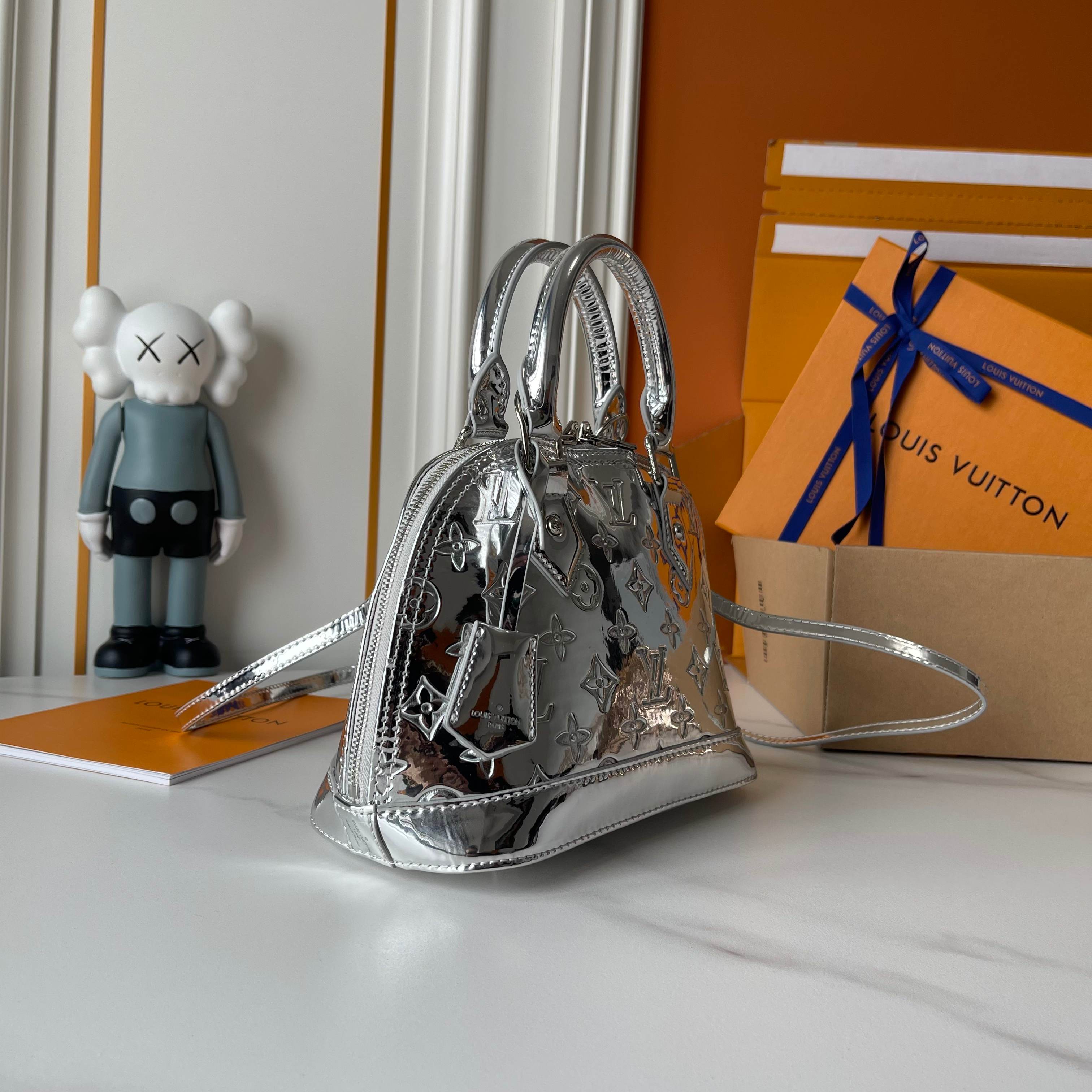 146PE86B Popular leather bag