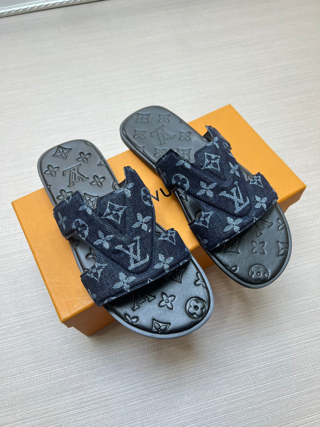 54E28Z Popular slippers