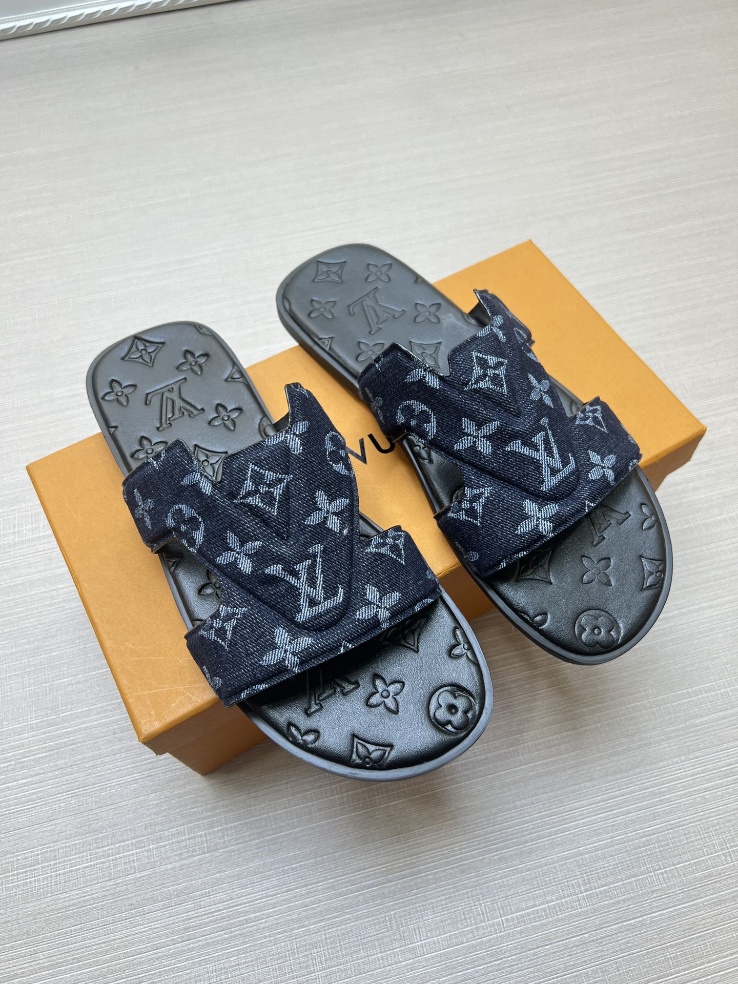 54E28Z Popular slippers