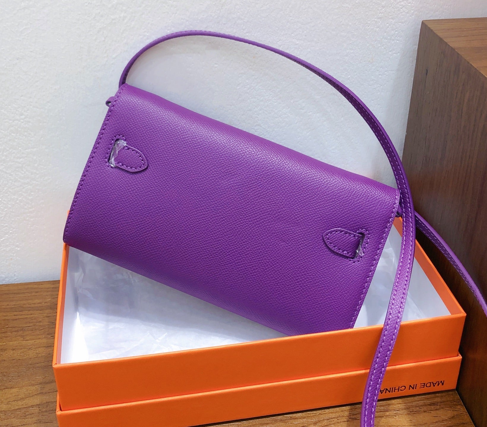 B1X66H10 Popular high-quality leather bag