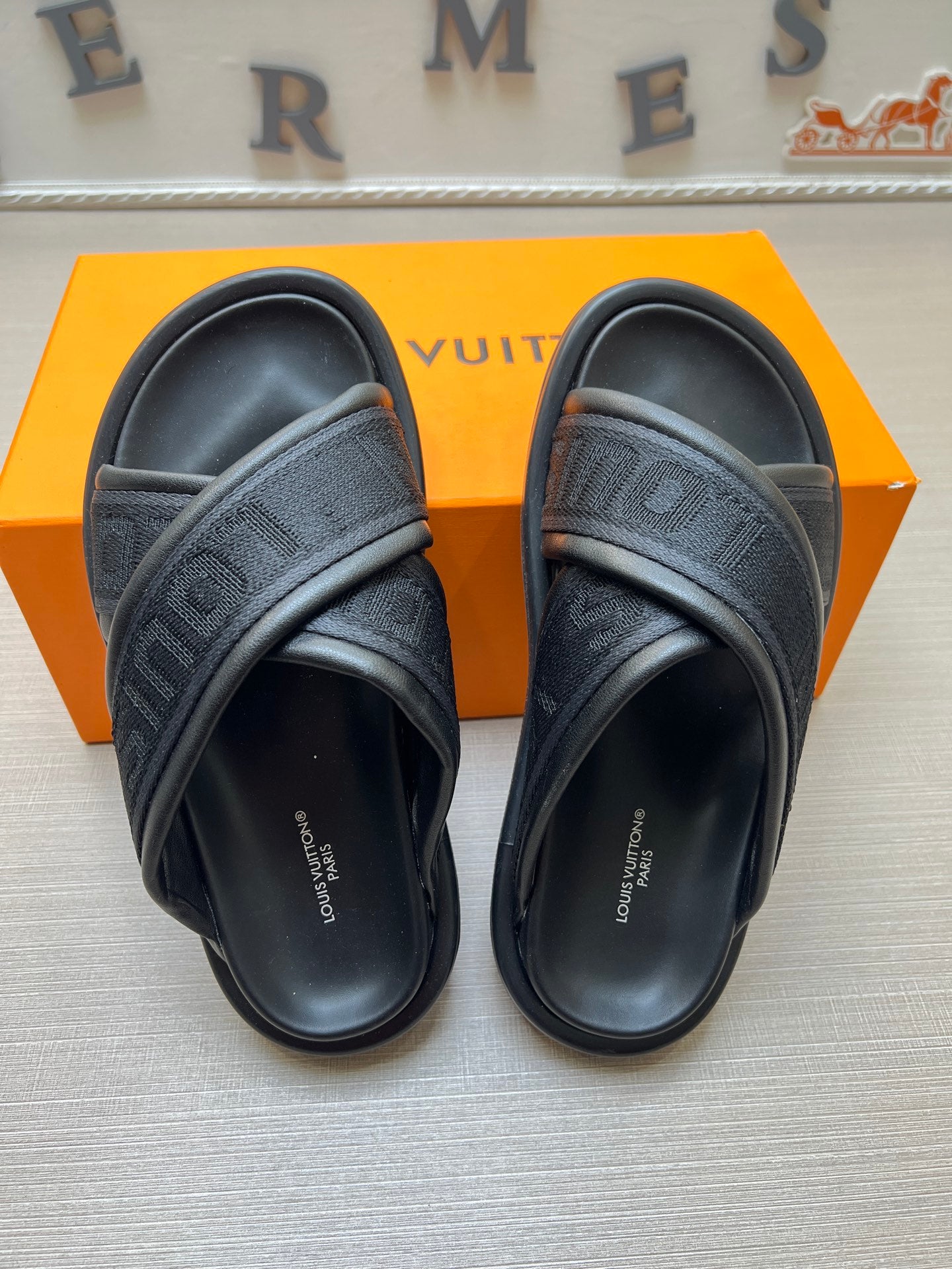 535ZE271Z Popular Slippers