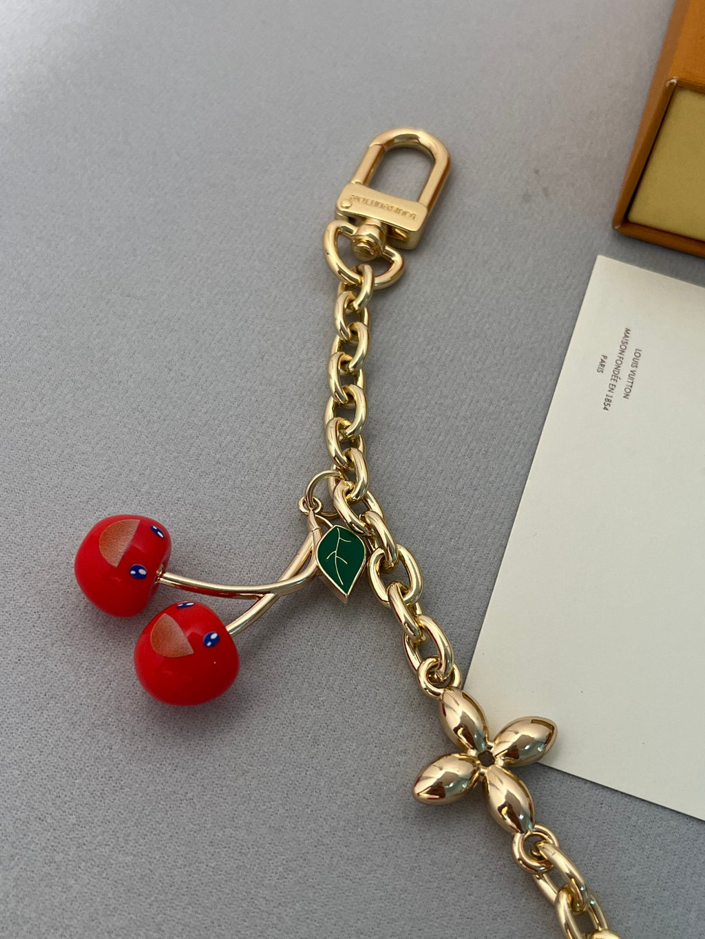 375NE3A  Popular Keychains