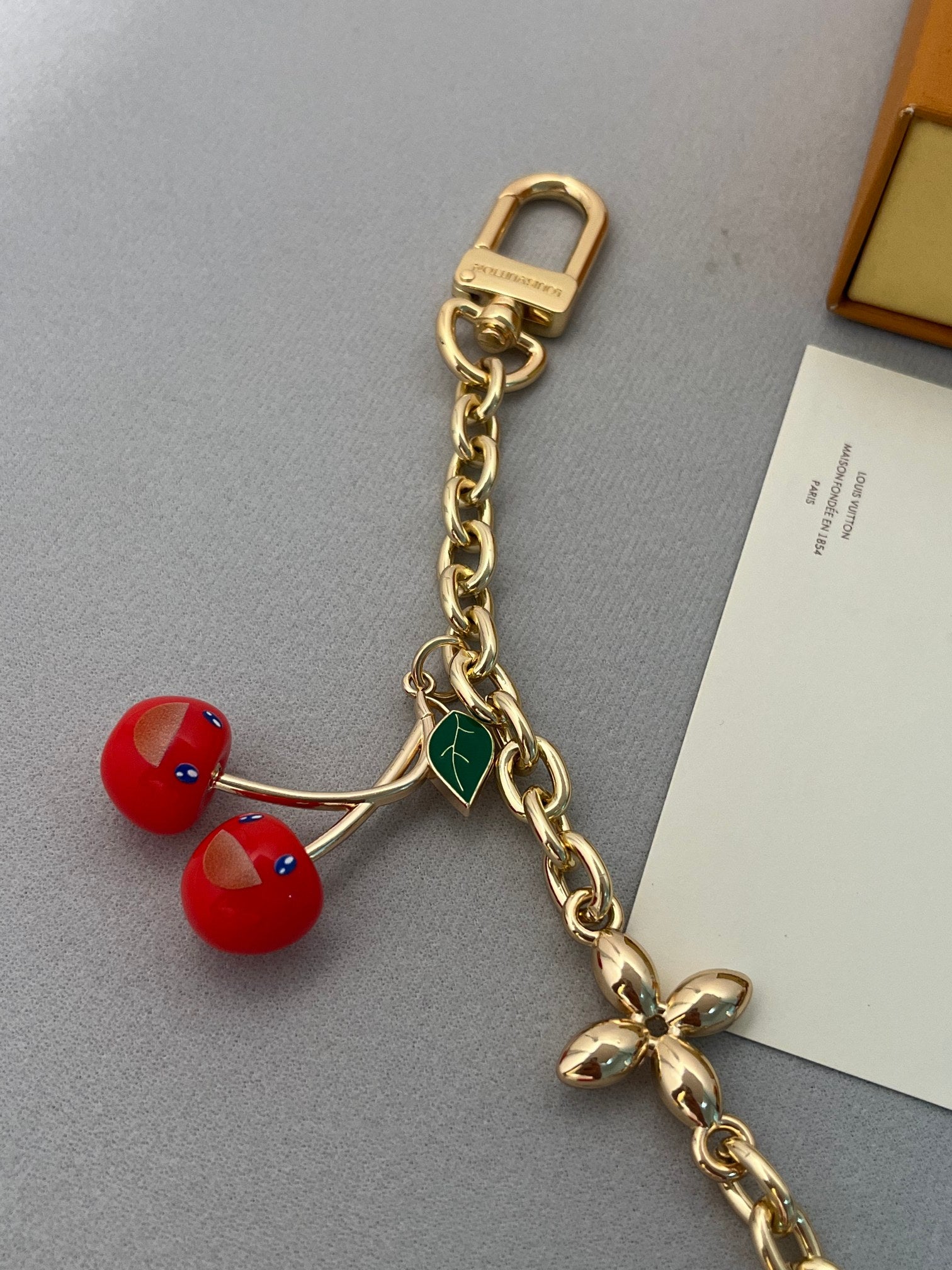 375NE3A  Popular Keychains