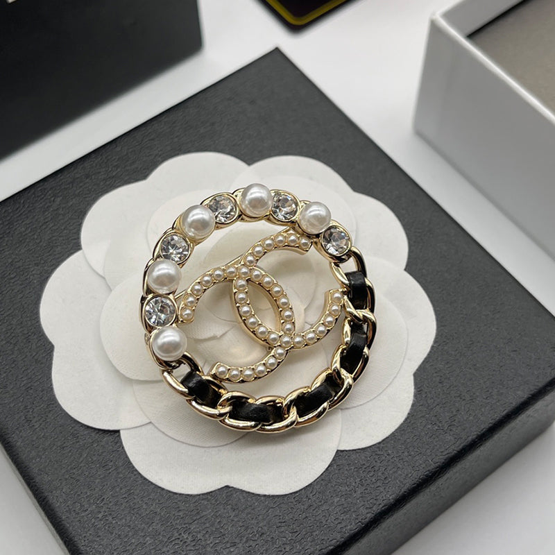 14C893X    Popular Brooch
