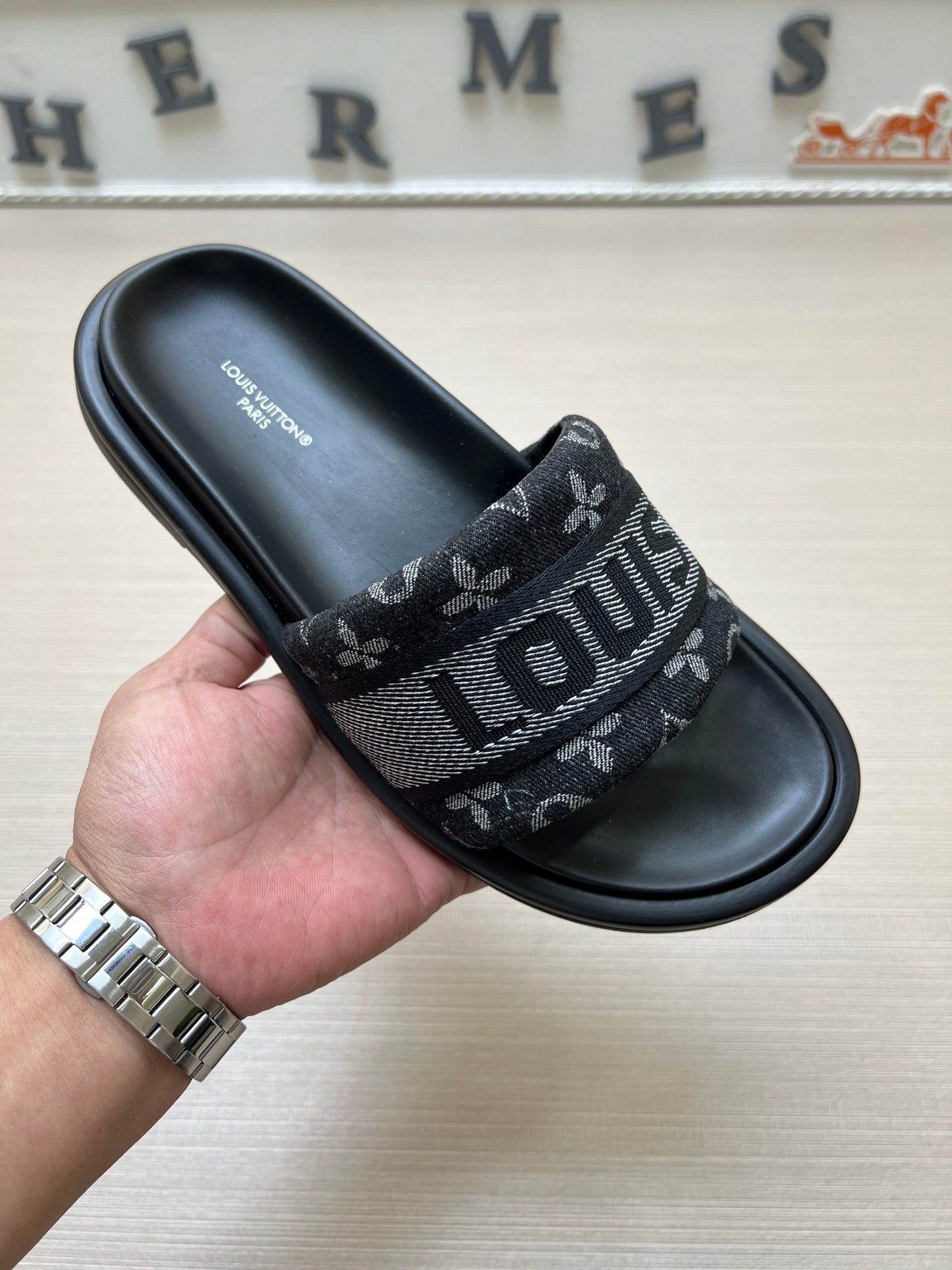 535ZE300Z Popular Slippers