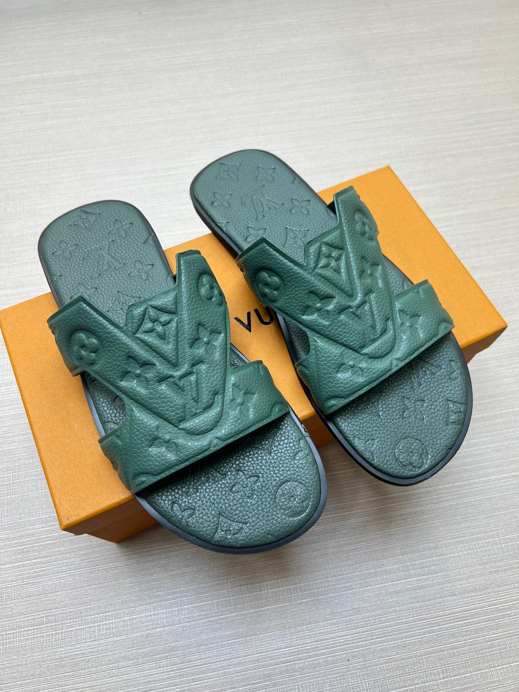 54E34Z Popular slippers