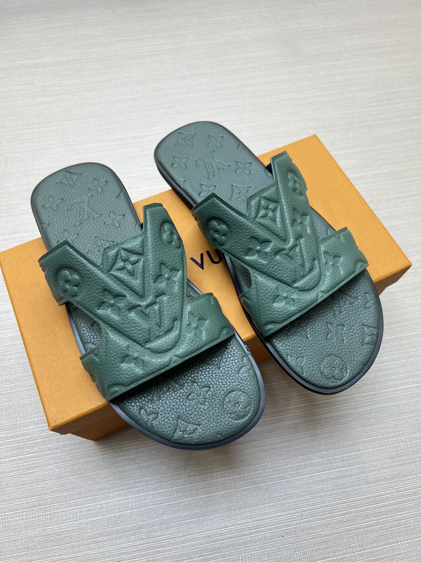 54E34Z Popular slippers