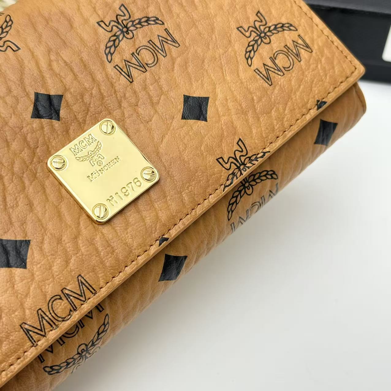 136NM14B Popular leather  Wallets