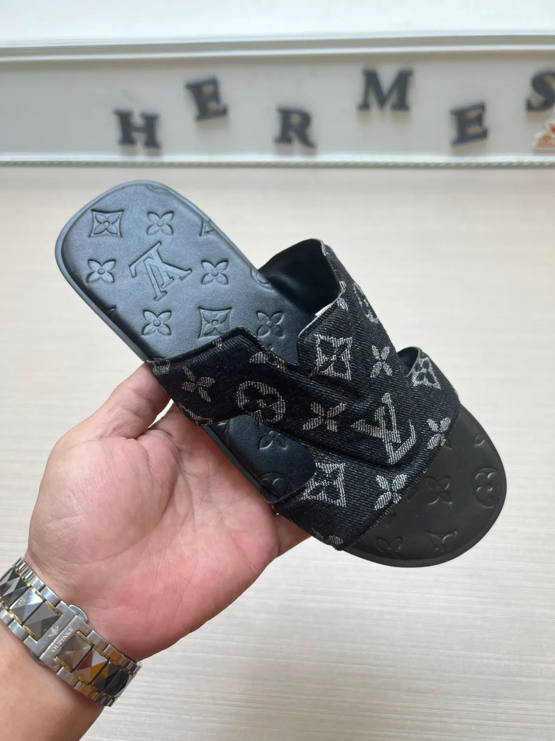 54E28Z Popular slippers