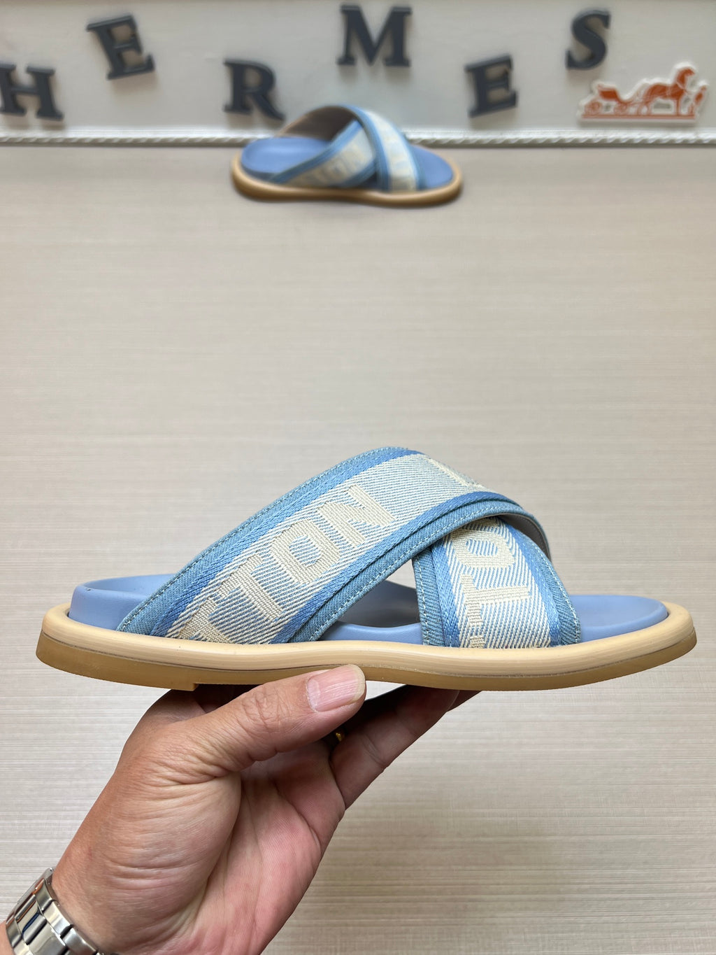 535ZE272Z Popular Slippers