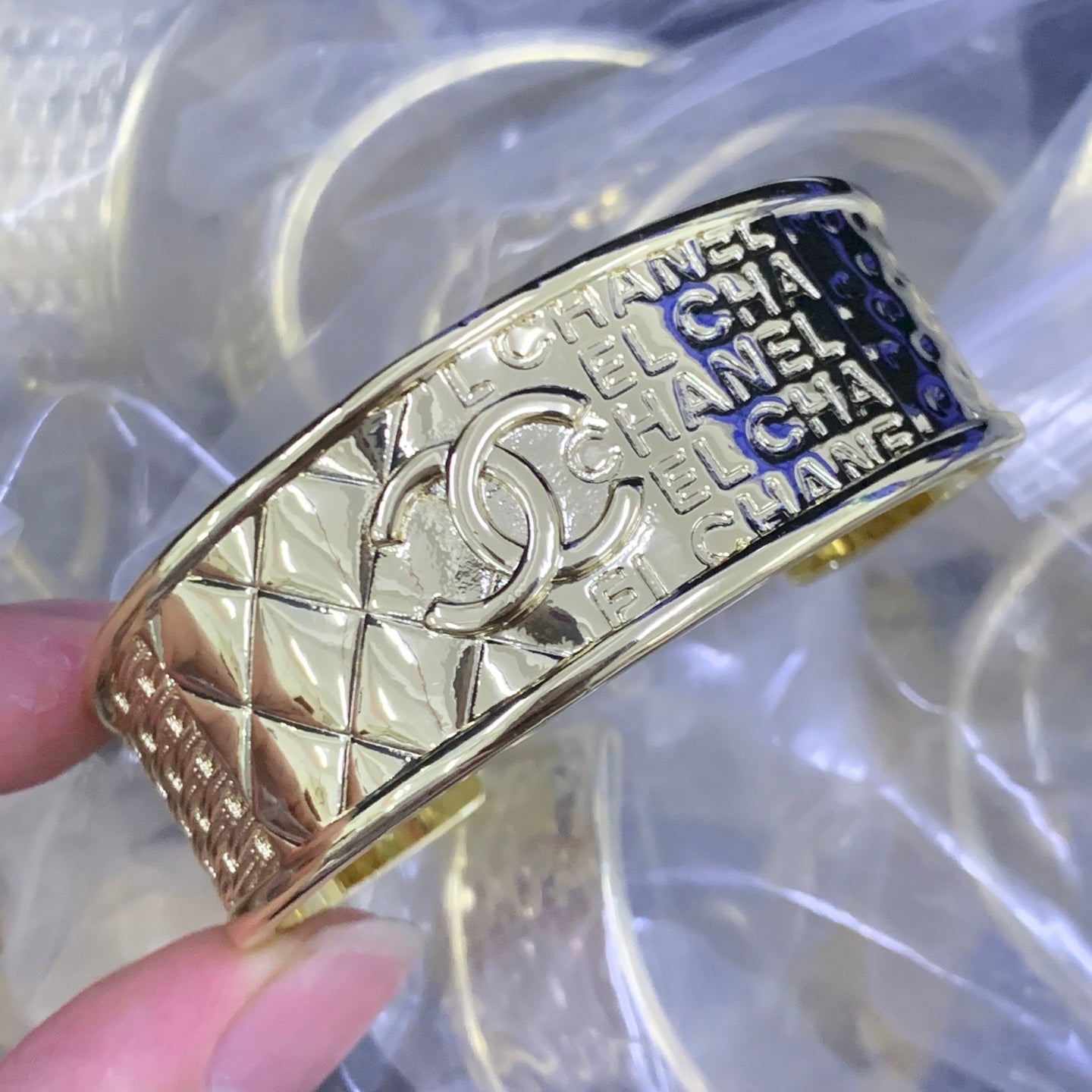 15QC97K  Popular Bracelets