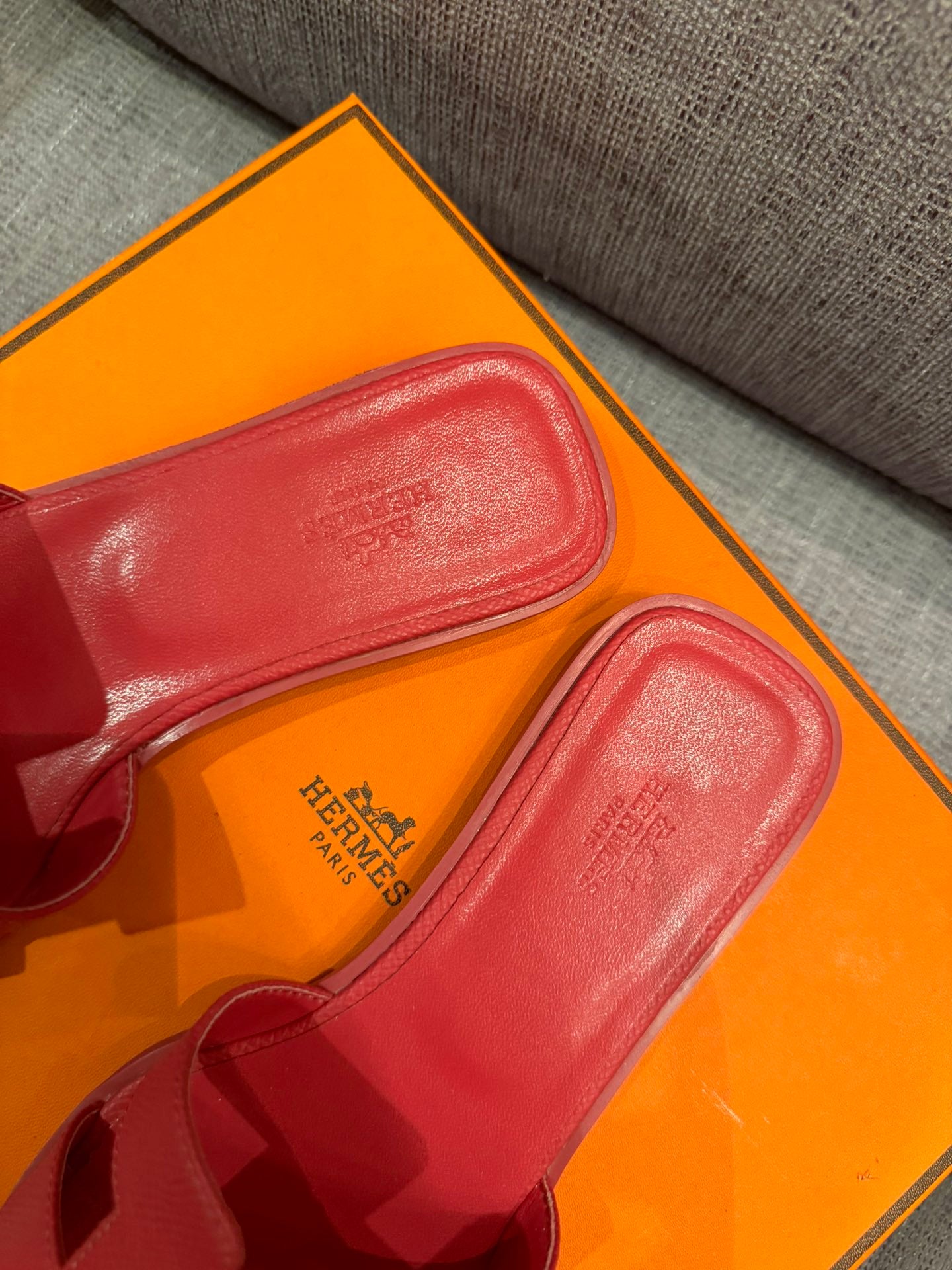 1ZH239Z Popular Slippers
