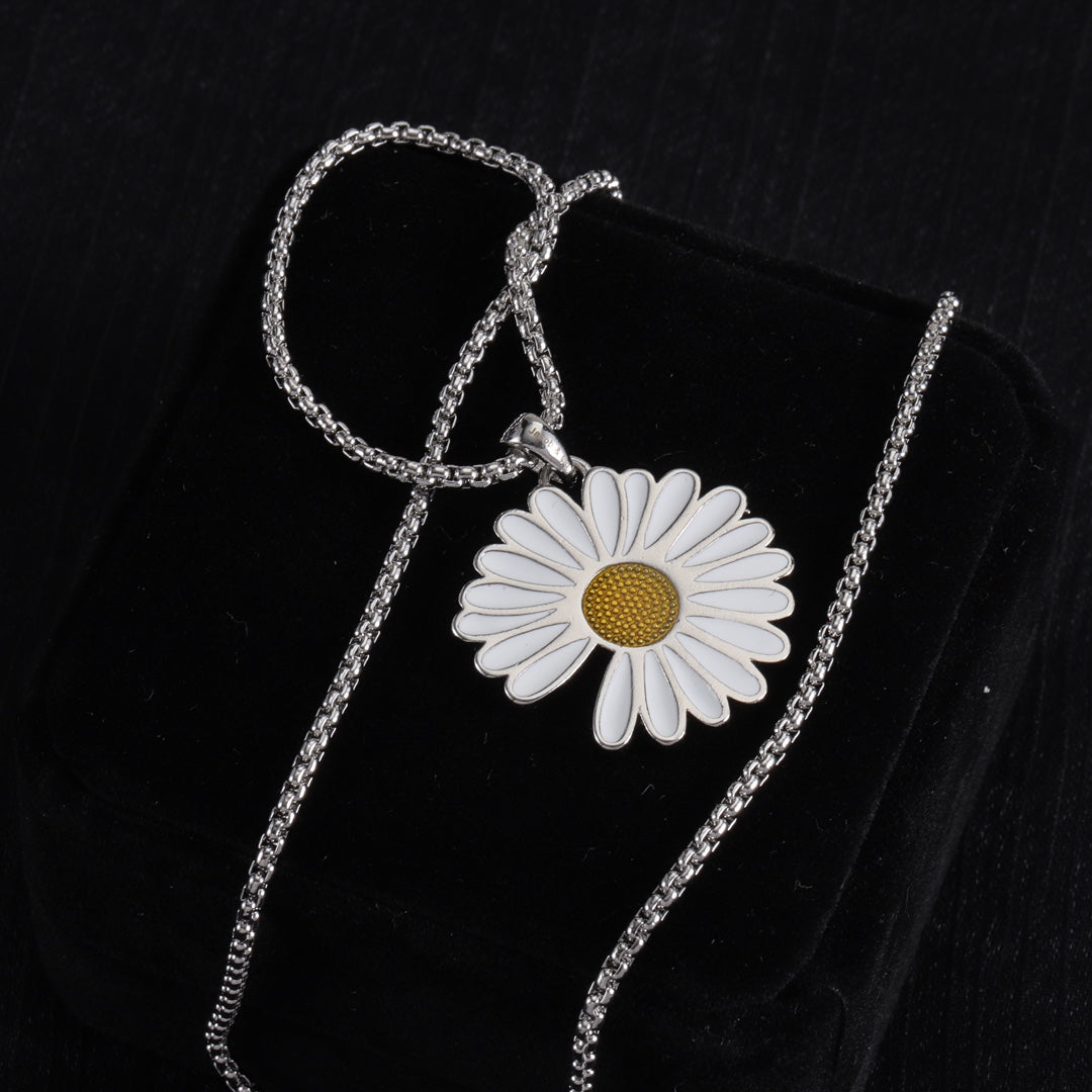 15QA38X Popular Necklace.Brooch