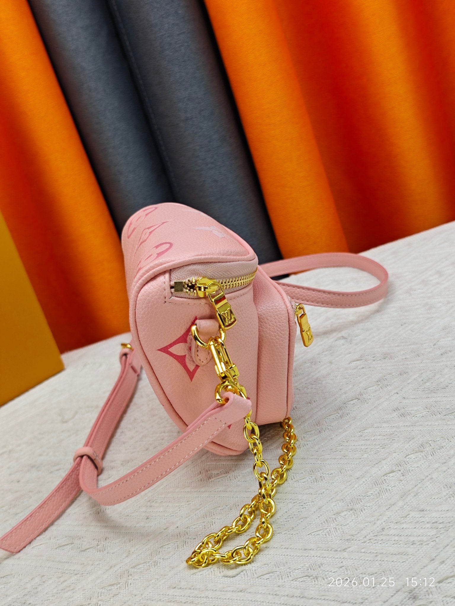 146PE76B Popular leather bag