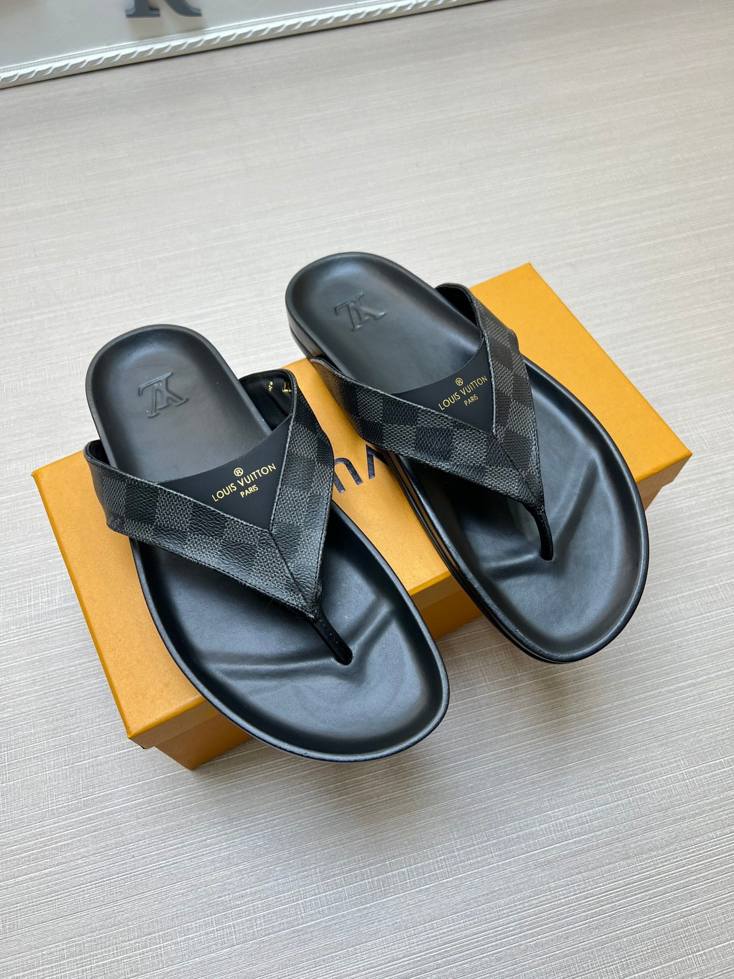 54E85Z Popular slippers