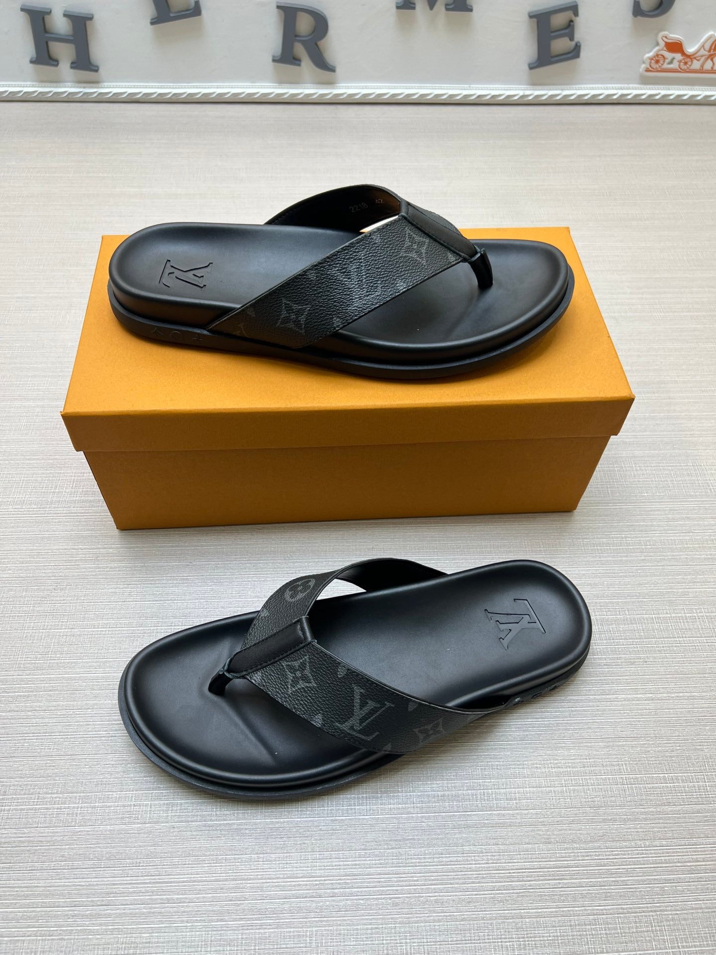 54E56Z Popular slippers