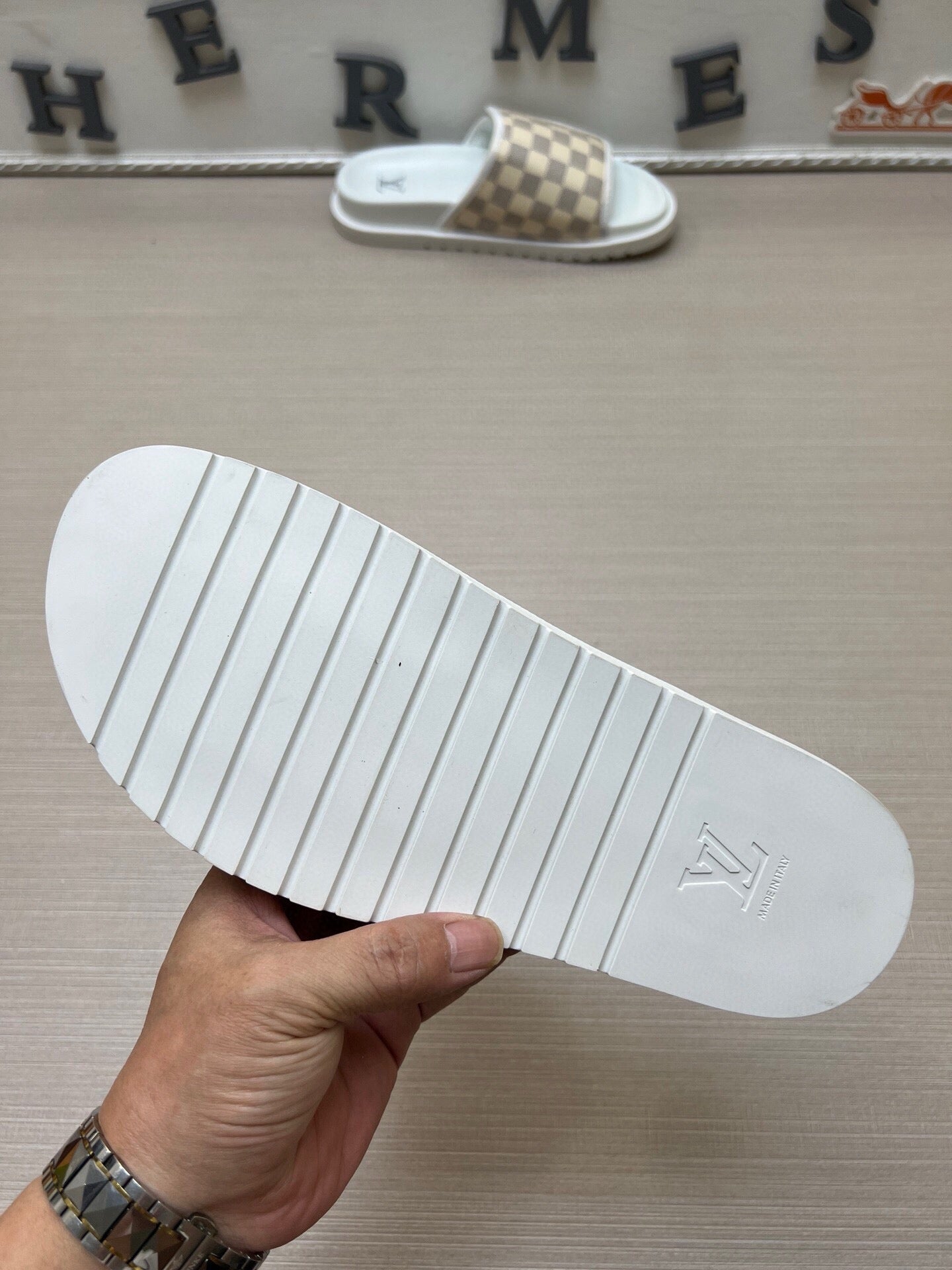 5WE245Z Popular Slippers