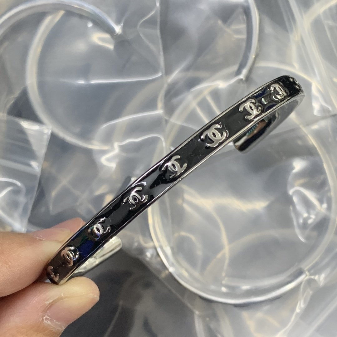 8XC68K  Popular Bracelets