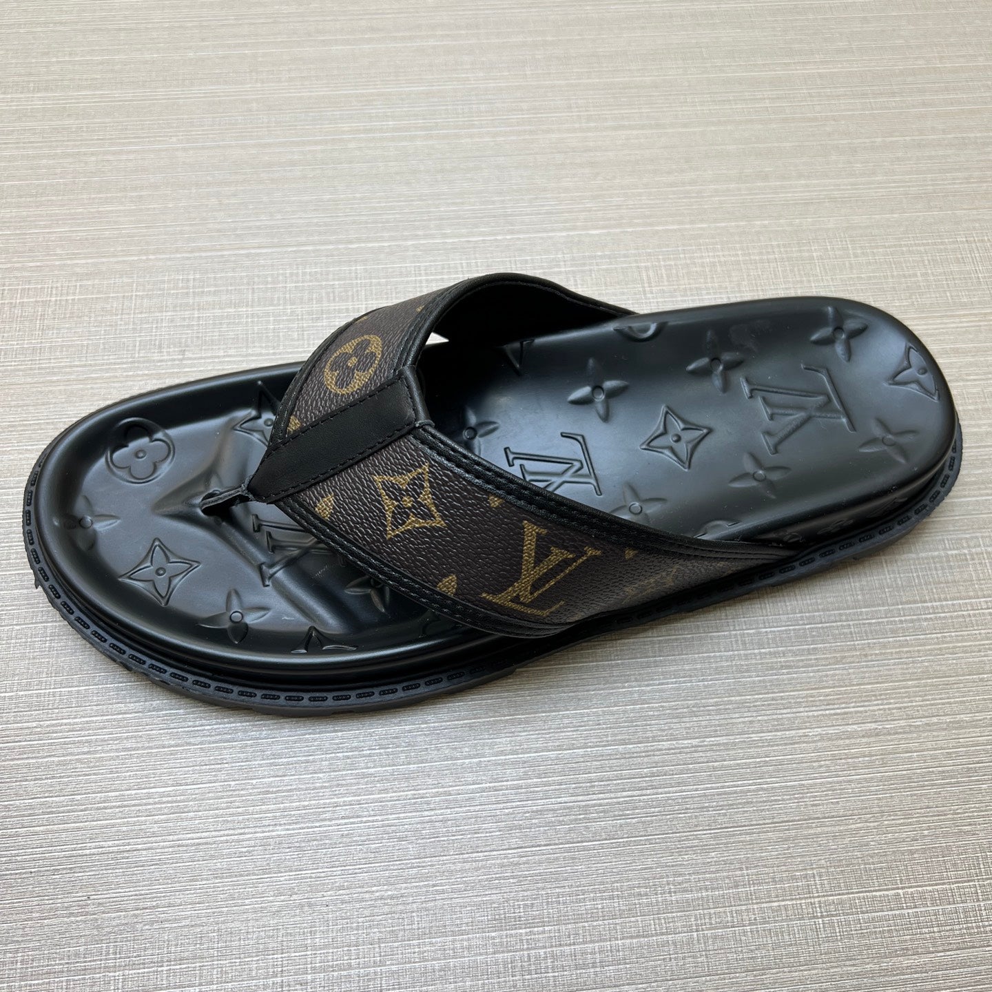 535ZE303Z Popular Slippers