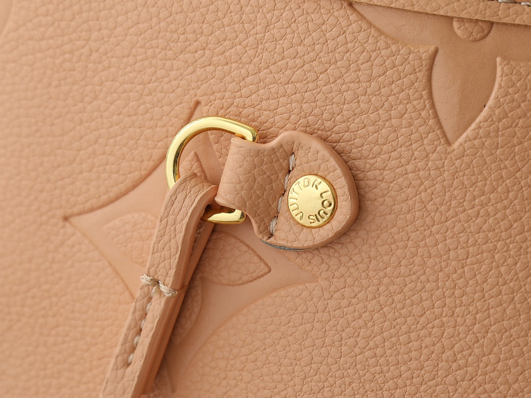 146PE92B Popular leather bag