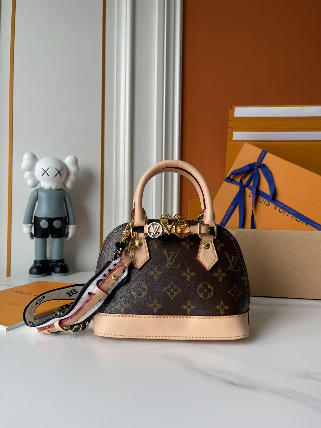146PE95B Popular leather bag
