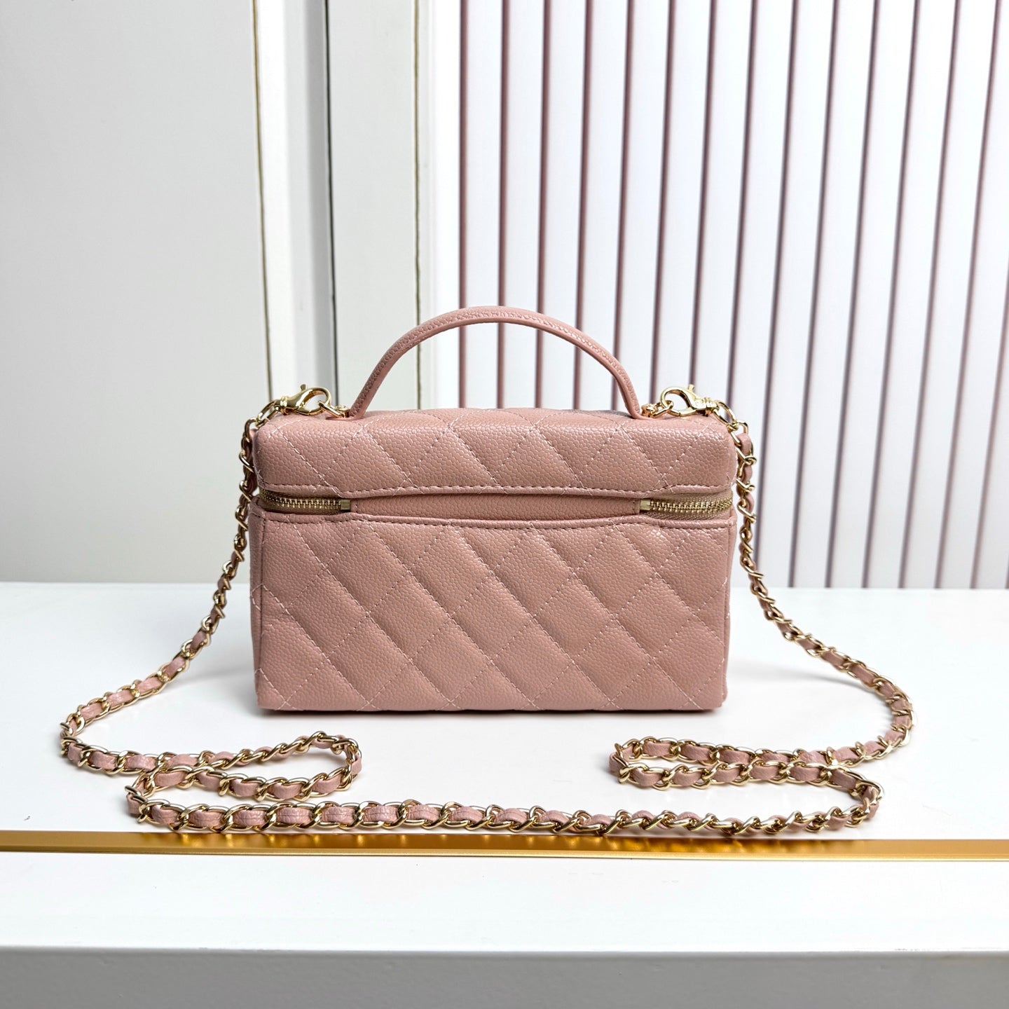 B1X66C19  Popular leather bag