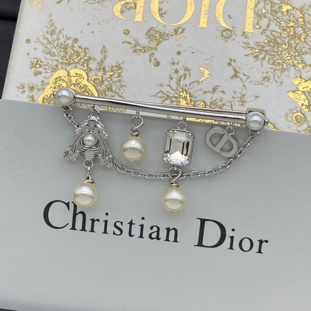 14D1072X   Popular Brooch