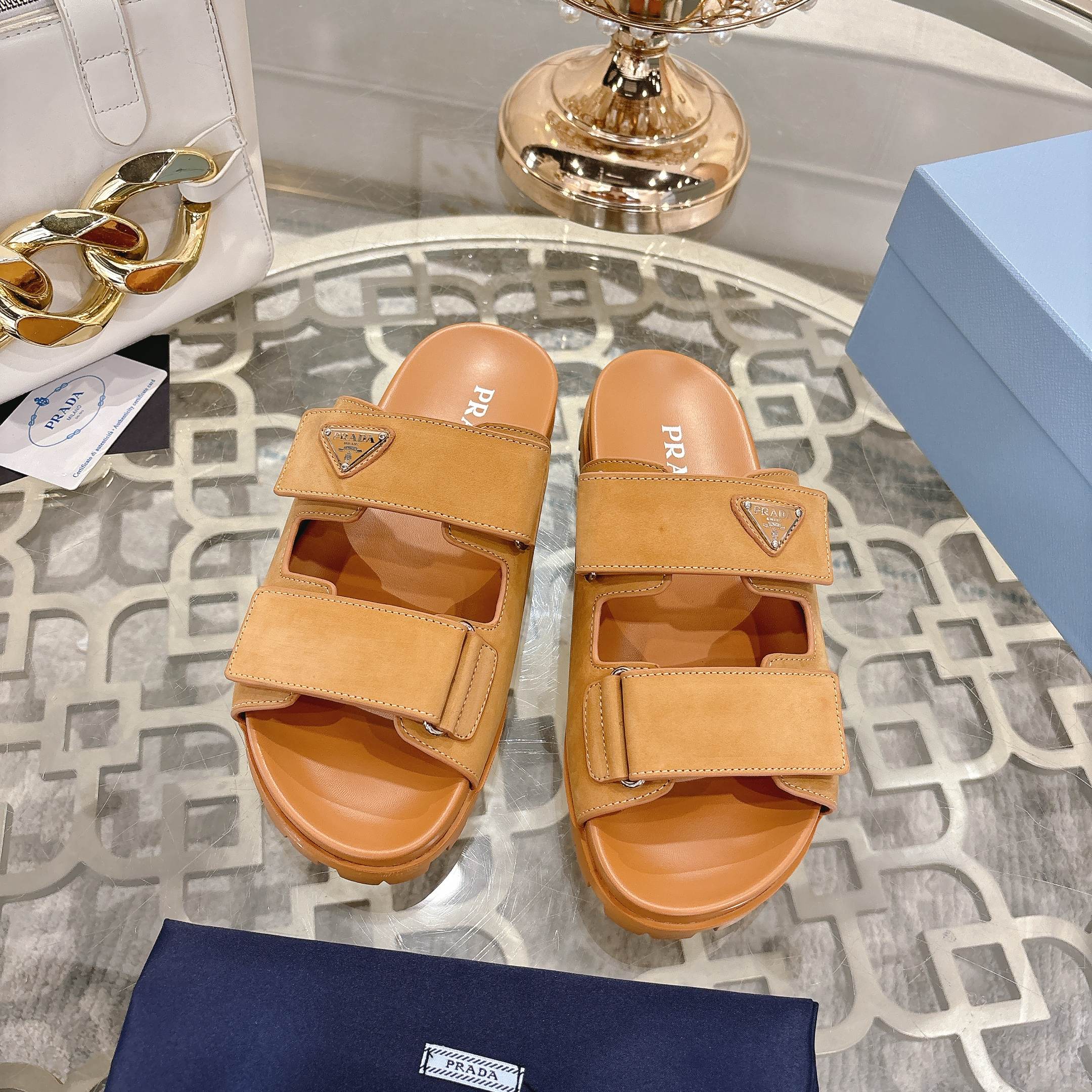 Z2P36P37 Popular high-quality leather Shoes