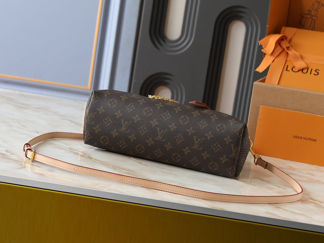 146PE107B Popular leather bag