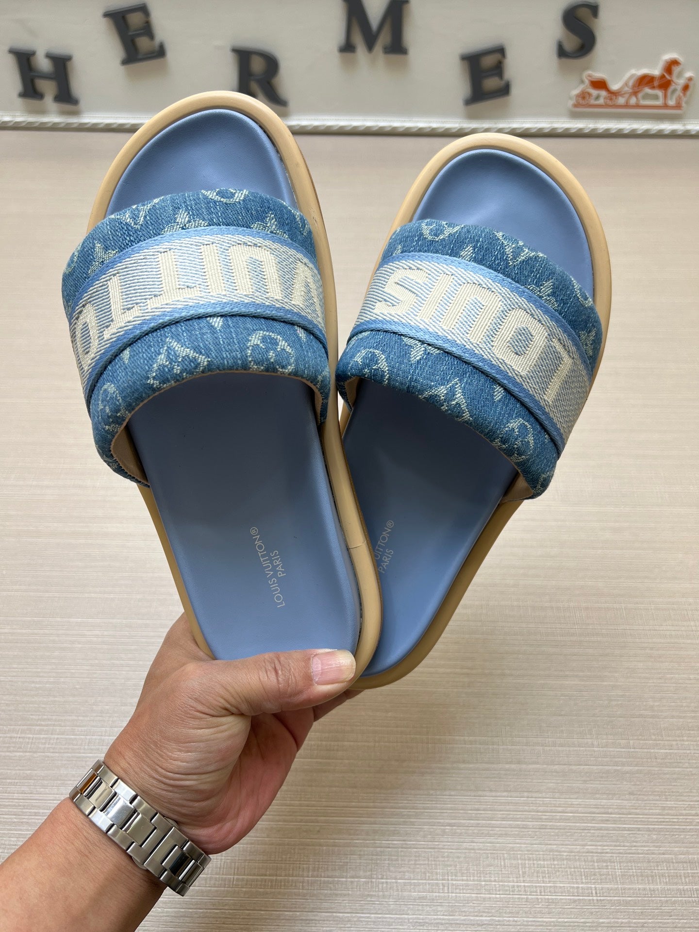 535ZE301Z Popular Slippers