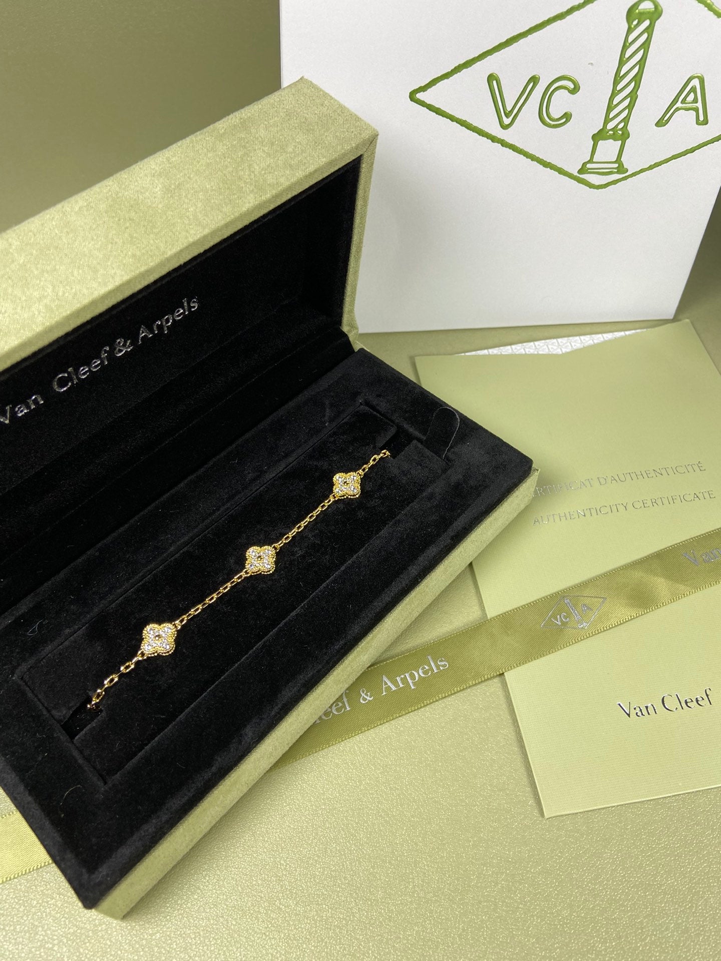 5XVA183K  Popular bracelets 6 flowers mini size 0.9cm flower