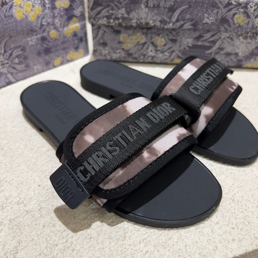 14D18Z Popular slippers