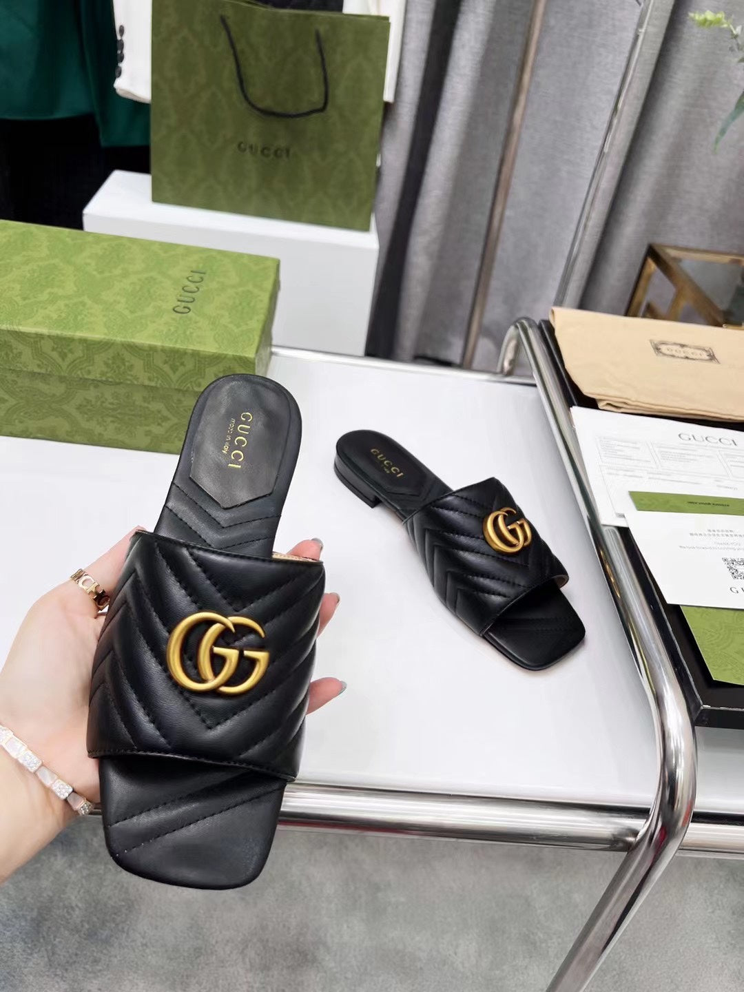 Z2X66B48 Popular high-quality leather slippers